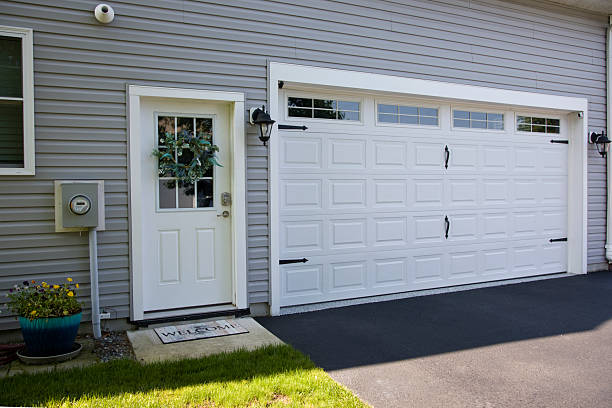 24/7 Emergency Garage Door Panel Replacement experts in Crescent, OK